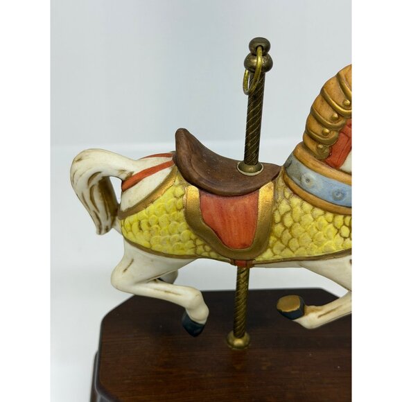 VTG Porcelain Carousel Horse Music Box 8" Taiwan Wood Base Plays Carousel Waltz - Picture 4 of 7